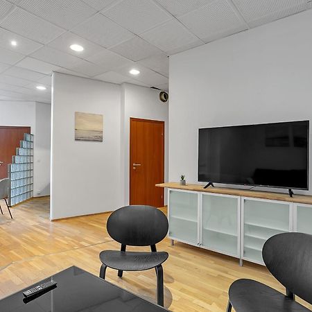 Bright Apartment In The Heart Of The City! Reykjavík Exterior photo
